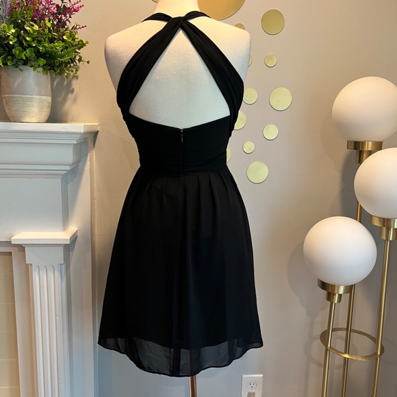 NWT GUESS Black Chiffon Halter Neck Dress - Picture 2 of 6